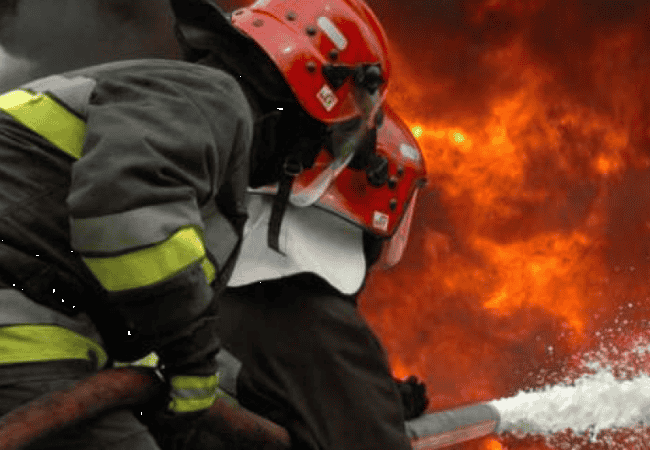 Уважаемые сотрудники и ветераны пожарной службы, поздравляю вас с профессиональным праздником!