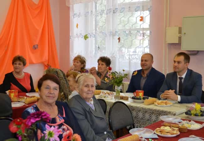 Поздравление с Международным Днем пожилых людей от Главы Кетовского района Владимира Архипова