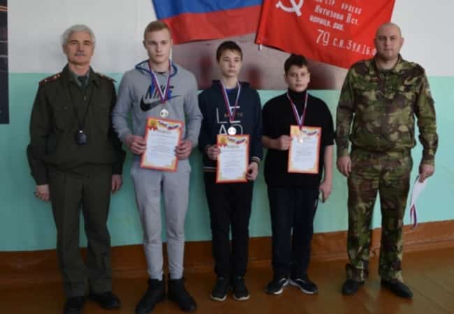 В Кетовском районе прошел военно-спортивный конкурс допризывной молодежи «Снайпер» в рамках месячника оборонно-массовой и спортивной работы, посвященного 75-летию Победы в Великой Отечественной войне