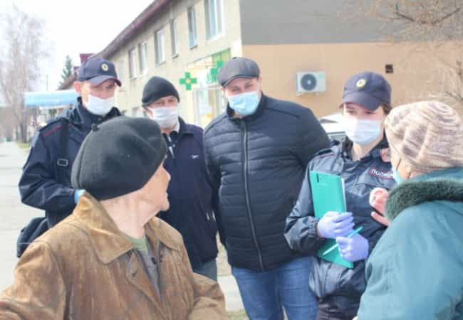 В Кетово сотрудники полиции вместе с общественниками проводят мероприятия по контролю за соблюдением ограничительных мер