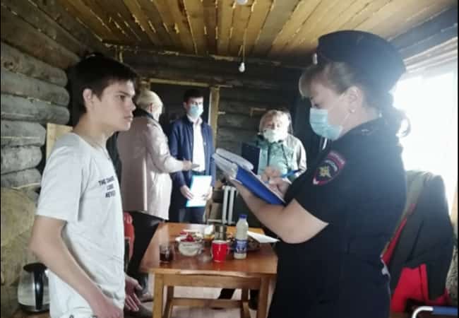 Сотрудники полиции приняли участие в «Едином дне профилактики» для несовершеннолетних и их родителей