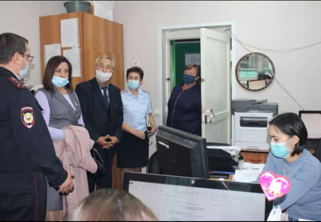 Представители общественного совета при ОМВД России по Кетовскому району провели плановое заседание и посетили отдел по вопросам миграции