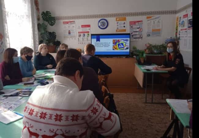 Сотрудники ОГИБДД ОМВД России по Кетовскому району провели семинар для педагогов школ района