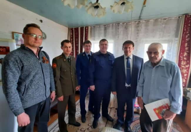 Исполняющий обязанности прокурора Кетовского района посетил участни-ков Великой Отечественной войны