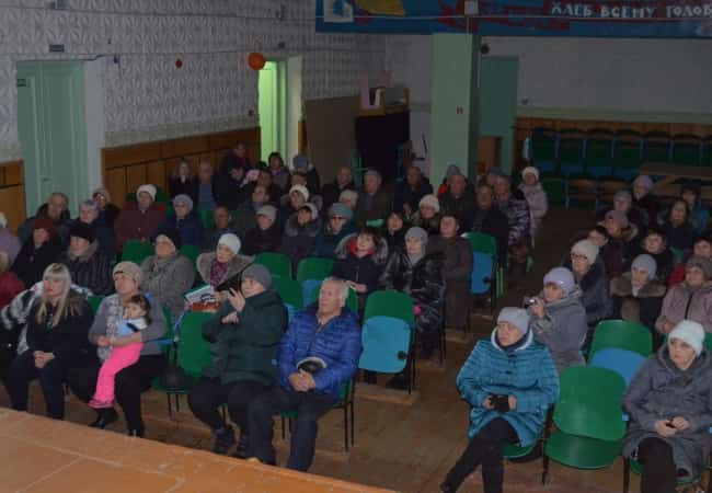 Порядка 200 человек пришли на сход в Каширино