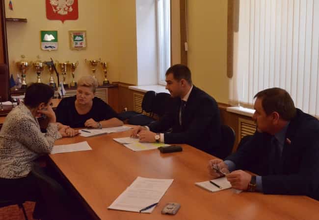 12 декабря в Общероссийский день приема граждан, посвященный Конституции Российской Федерации, заместитель Губернатора Курганской области по социальной политике Ирина Бугаева обсудила  с жителями Кетовского района вопросы социальной сферы