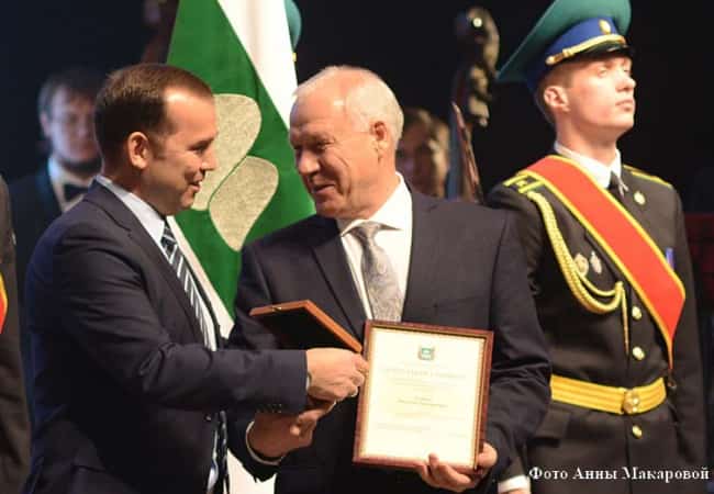 Заслуженная награда в День рождения области