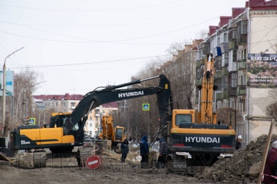 Масштабная замена коммуникаций продолжается на улицах К.Мяготина и Дзержинского