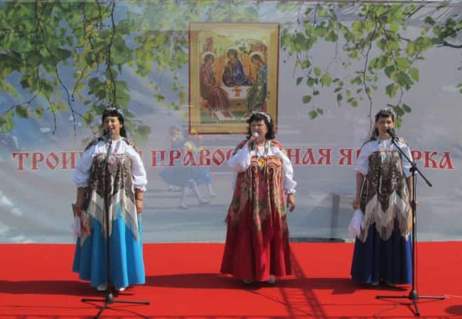 Выступление  коллективов Садовского СДК на православной Троицкой ярмарке