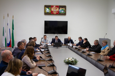 На заседании штаба с управляющими компаниями - о работе в праздничные дни