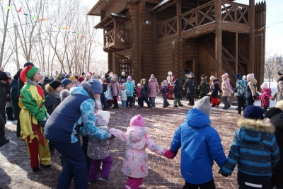 В городских библиотеках широко отпраздновали Масленицу