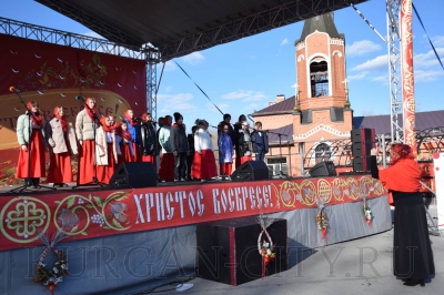 У храма Александра Невского прошел большой пасхальный концерт