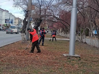 Дорожные службы продолжают работу по содержанию и ремонту улично-дорожной сети