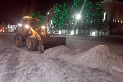 Дорожные службы оперативно очищают улицы города от снега