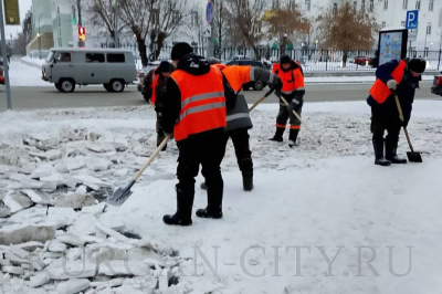 Дорожные службы работают днём и ночью
