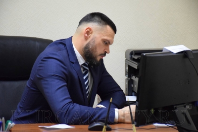 Департамент ЖКХ провел трехчасовую «горячую линию» с горожанами по уборке дворовых территорий