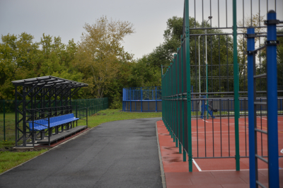Хоккейный корт и спортивная площадка. В Черемухово теперь больше мест для занятий спортом
