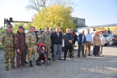 Сотрудников МБУ «КурганЛес» поздравили с наступающим праздником