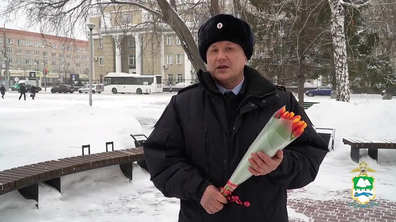С 8 Марта, героини в форме: полицейские Курганской области