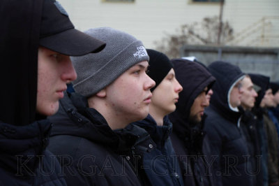 Молодые курганцы выбирают службу в армии