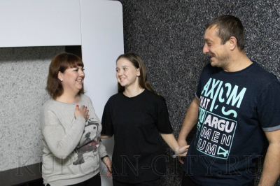 «Спасибо всем за помощь». Семья из Кургана приобрела на жилищный сертификат квартиру в центре города вместо утраченного в огне жилья