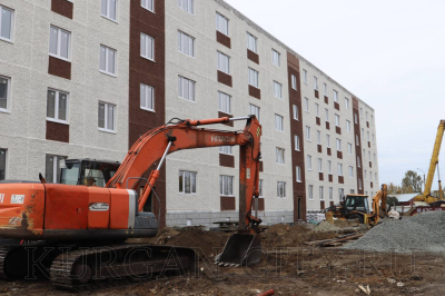 Роман Медведев проконтролировал строительство домов, возводящихся по программе переселения