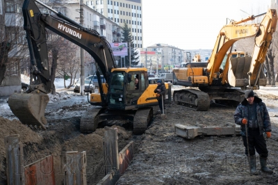 На улицах К. Мяготина и Дзержинского продолжается замена инженерных коммуникаций