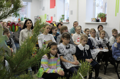 В библиотеке им. А.П.Гайдара Кургана прошло торжественное подведение итогов пятого конкурса творческих работ «Ёлка Чука и Гека».