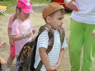 Летнее настроение и поход через «болото». Курганские малыши осваивают туризм с детства