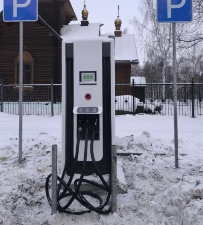 В рамках нацпроекта в городе устанавливают электрозаправочные станции