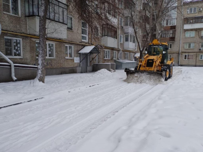 Управляющие организации убирают дворовые территории