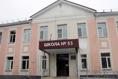 Глава города Кургана Елена Ситникова проконтролировала ремонты в школе № 53