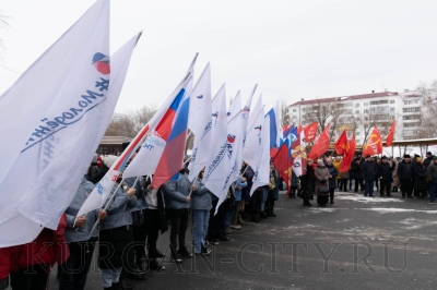 «Слава защитникам Отечества». В Центральном парке культуры и отдыха состоялся концерт с участием курганских артистов