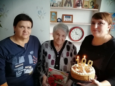 Курганский ТОС поздравил долгожительницу со 100-летним юбилеем