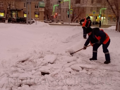 Зимой курганские парки и скверы продолжают приводить в порядок