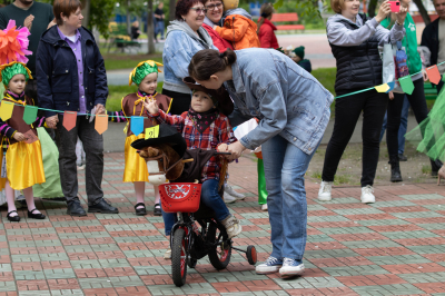 Курганцы встретили лето «Парадом детства»