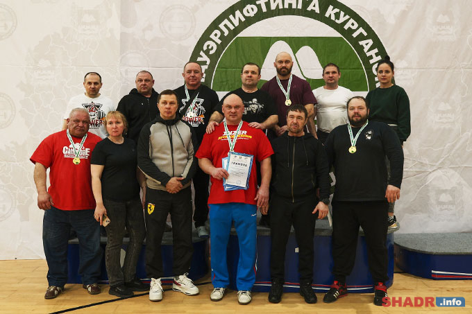 Шадринцы триумфально вступили на межрегиональных соревнованиях по пауэрлифтингу