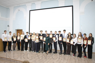 В Кургане наградили победителей и призёров муниципального этапа Всероссийской олимпиады школьников