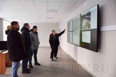 На контроле – ремонты школ и благоустройство