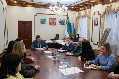 Временно исполняющий полномочия главы города Кургана Антон Науменко  провёл встречу с руководителями управкомпаний
