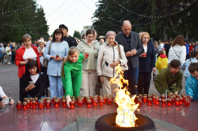 Курганцы зажгли свечи памяти