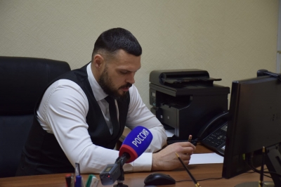 Департамент жилищно-коммунального хозяйства провел двухчасовую «горячую линию» по уборке дворов и температурному режиму в квартирах