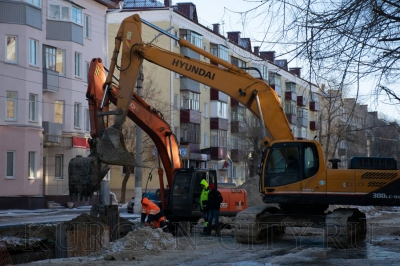 Департамент ЖКХ контролирует работы по замене канализационных и водопроводных сетей на улице К. Мяготина