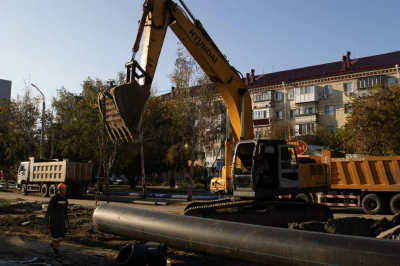 Глава города Елена Ситникова провела выездное совещание по ремонту улицы Коли Мяготина