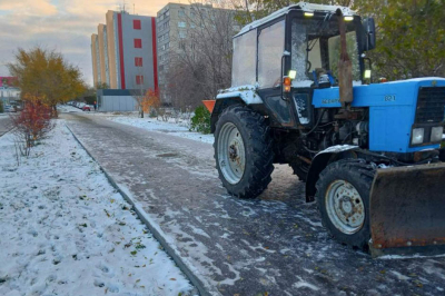 Коммунальные службы круглосуточно работают на очистке улично-дорожной сети