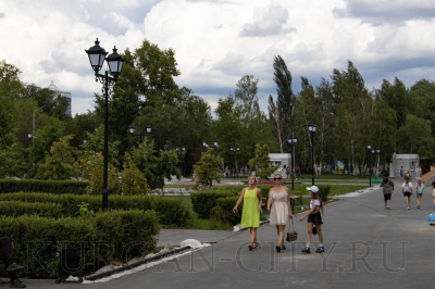 Городской сад становится уютнее