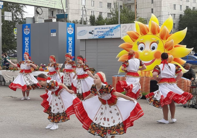 В Кургане состоялось открытие сельскохозяйственной ярмарки у ТЦ «Детский мир»