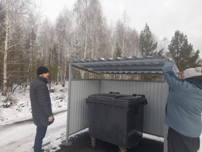 В курганских микрорайонах с индивидуальной жилой застройкой продолжают устанавливать современные контейнерные площадки