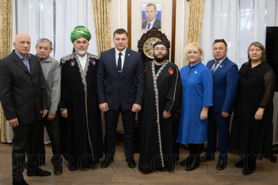 Временно исполняющий полномочия главы города Кургана Антон Науменко провел рабочую встречу с представителями мусульманских общин