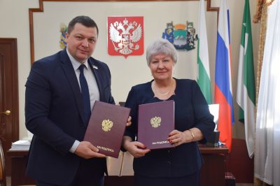 Между администрацией города и Курганским государственным колледжем подписано соглашение о сотрудничестве